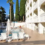 Hotel Miami Side